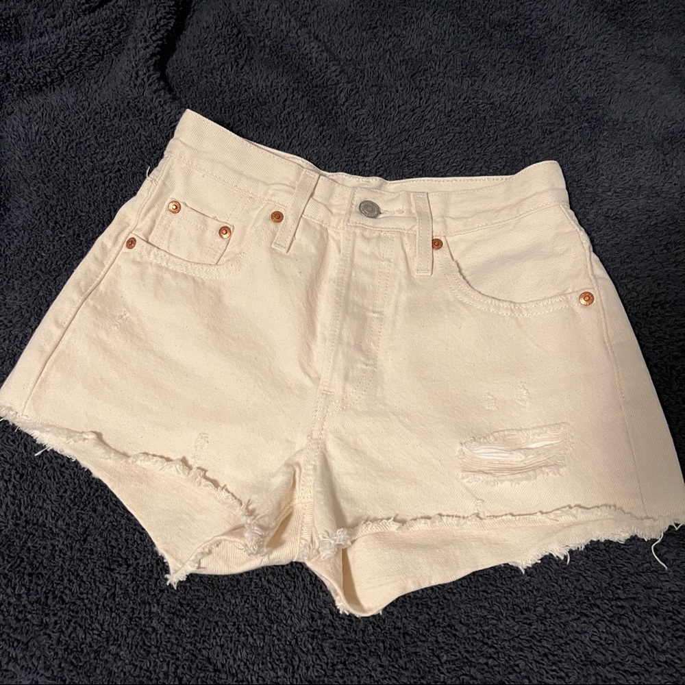 Levi’s 501 cream denim shorts